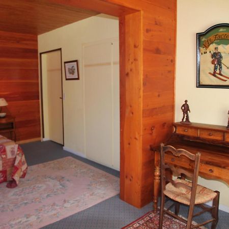 Guest House Chalet Saint Roch Albiez-Montrond Exterior foto