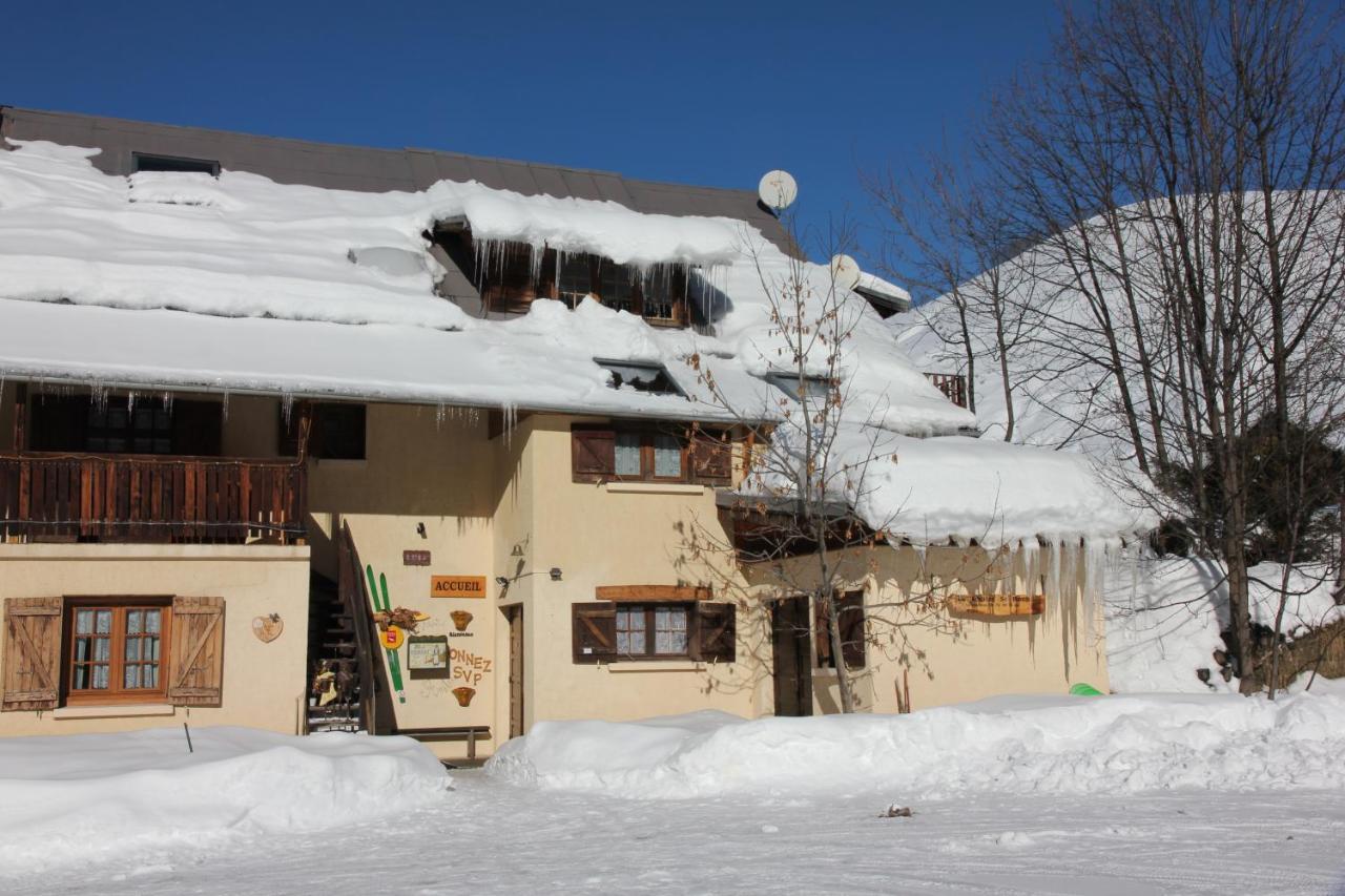 Guest House Chalet Saint Roch Albiez-Montrond Exterior foto