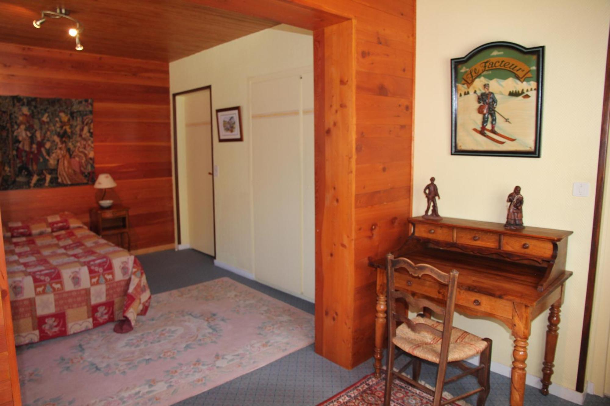 Guest House Chalet Saint Roch Albiez-Montrond Exterior foto